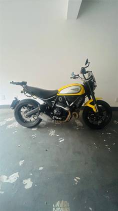 DUCATI SCRAMBLER ICON 